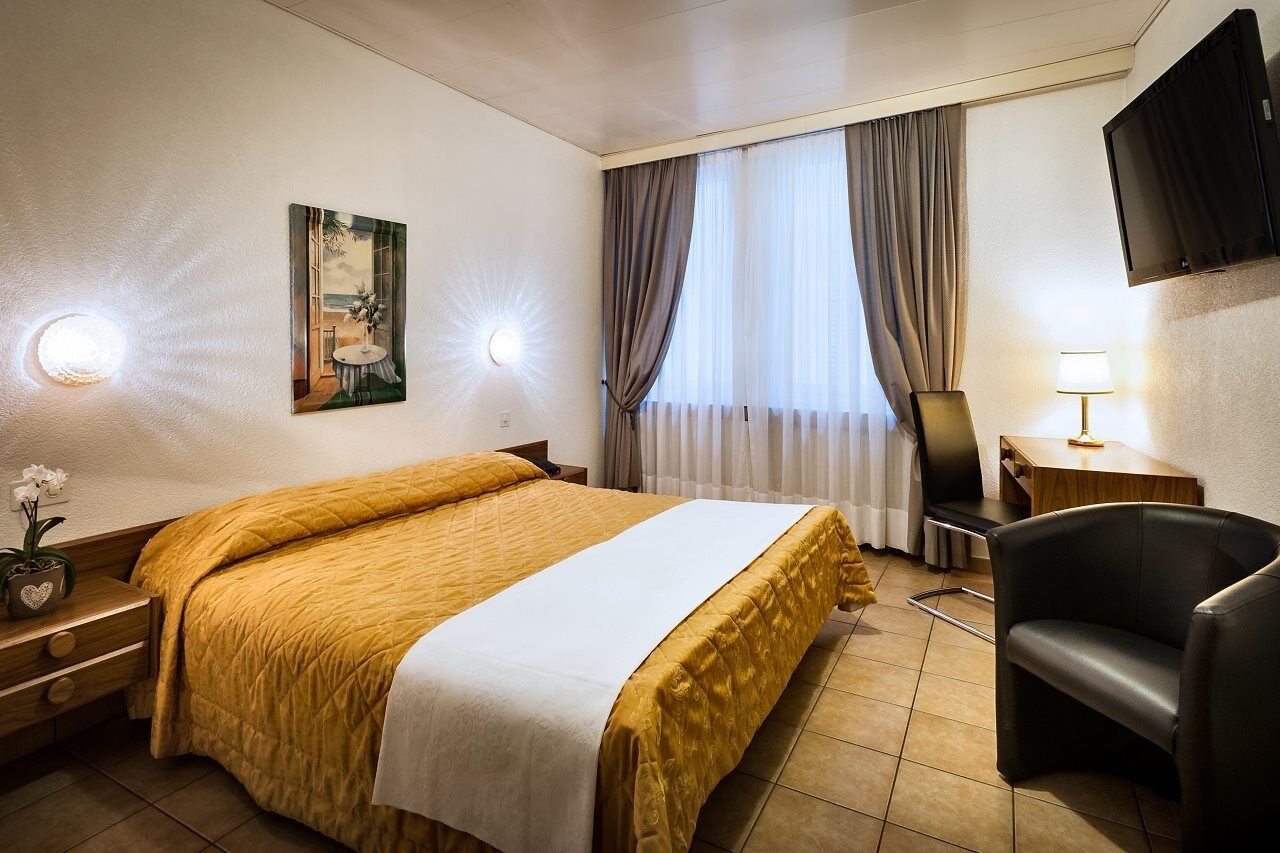 Hotel Dell'Angelo โลการ์โน ภายนอก รูปภาพ